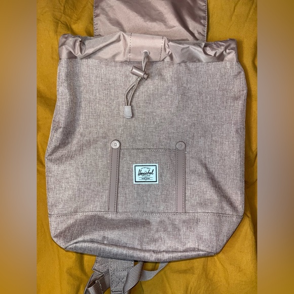 Herschel ash rose SMALL retreat backpack - Picture 2 of 6